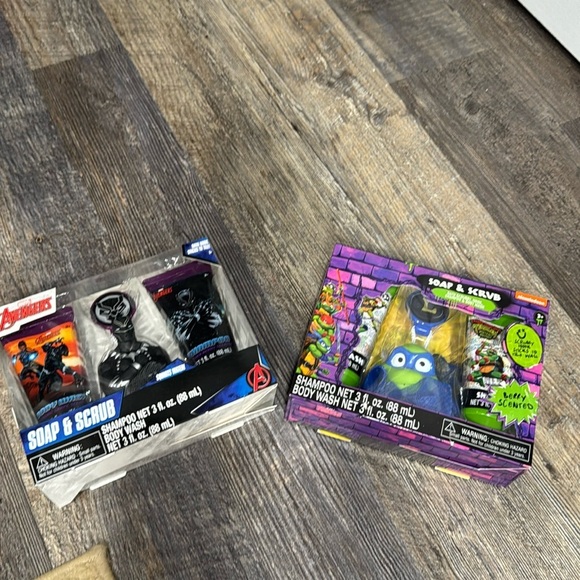 - 2 sets for boys - Picture 1 of 7